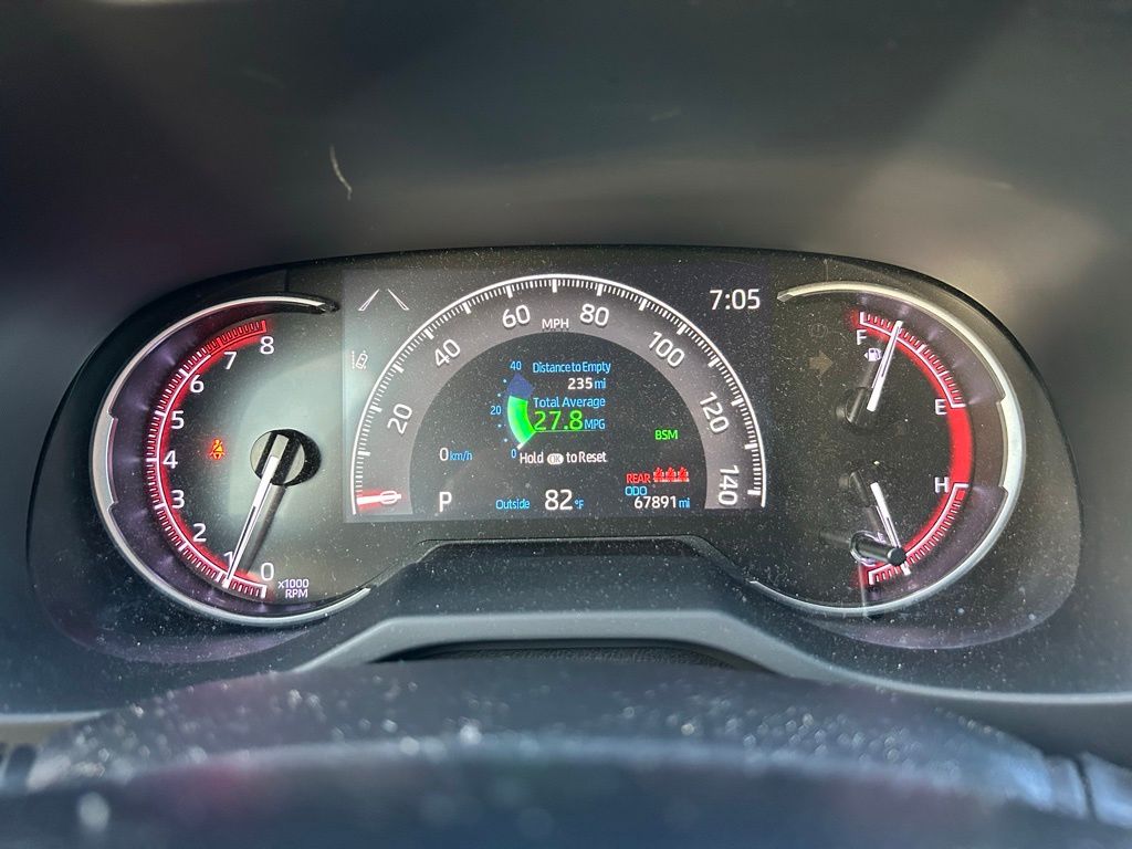 Thumbnail: 2021 Toyota RAV4 - 24