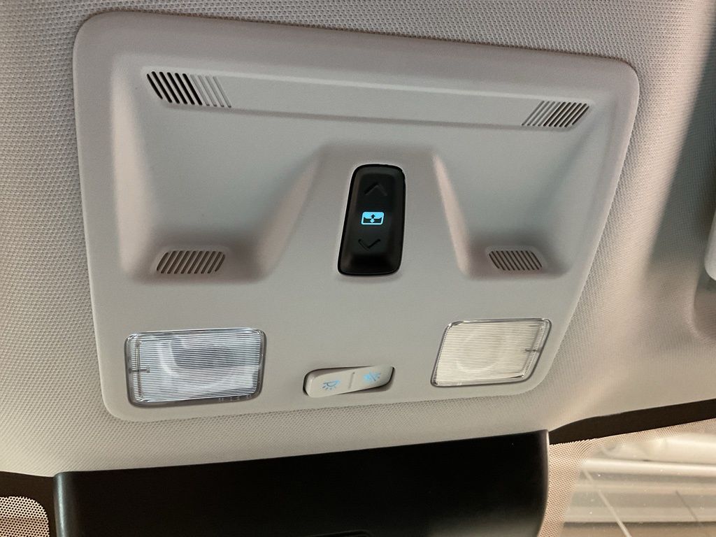 New 2026 White Ford Tremor image 19