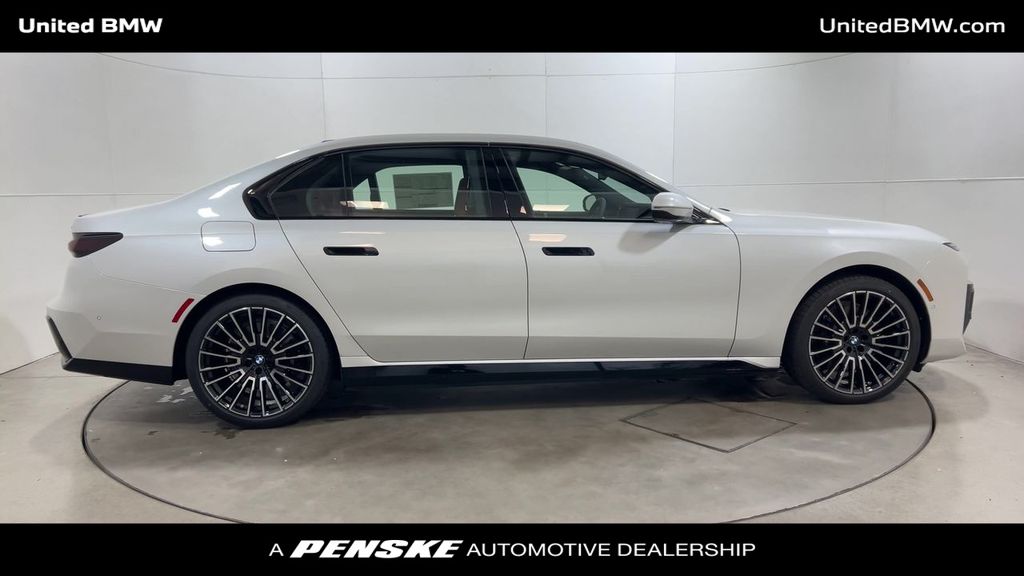 Thumbnail: 2026 BMW 7 Series - 9
