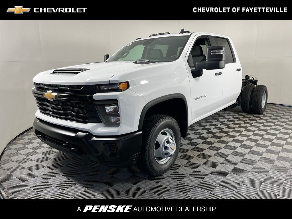 Thumbnail: 2026 Chevrolet Silverado 3500 - 1