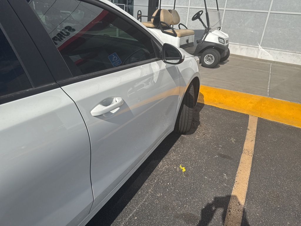 Thumbnail: 2021 Kia Forte - 8