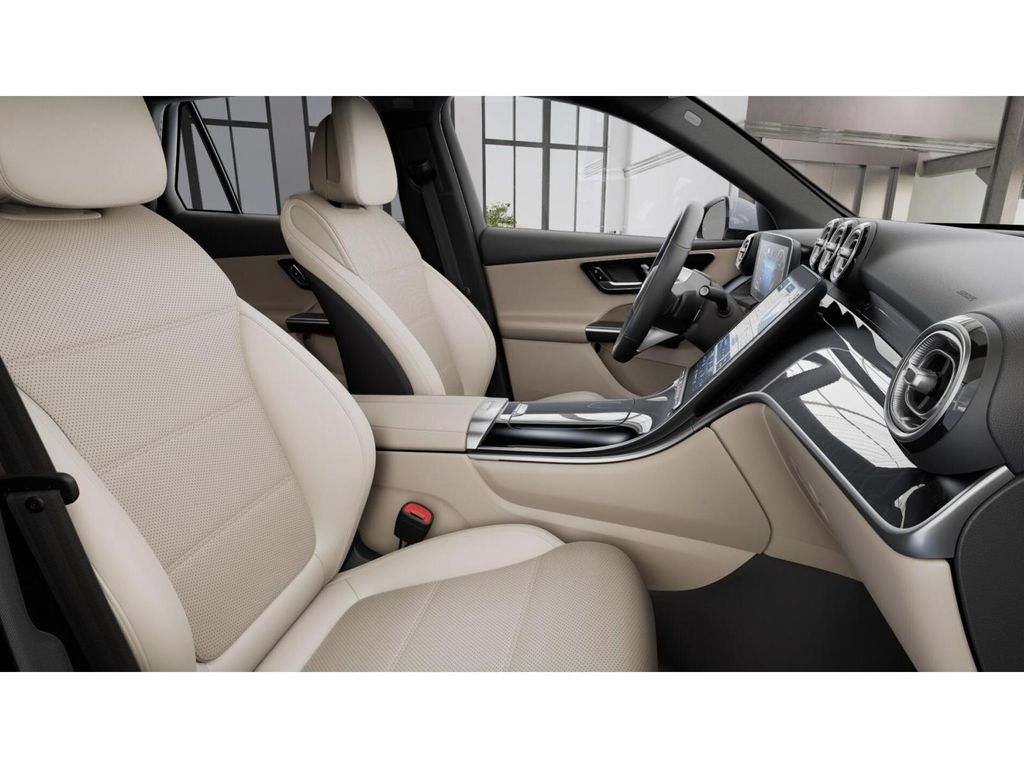 2025 Mercedes Benz GLC 300 4MATIC photo 4