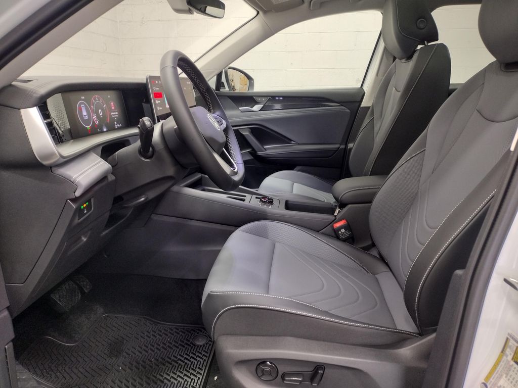 2025 Volkswagen Tiguan 2.0T SE