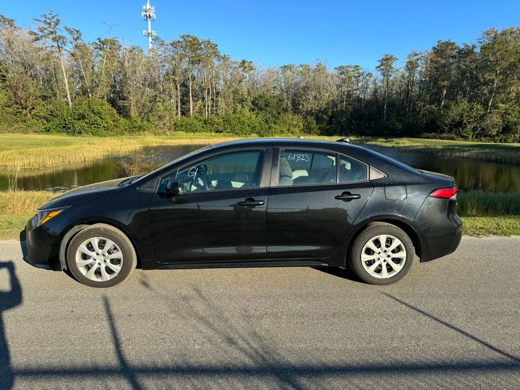 2022 Toyota Corolla LE 2