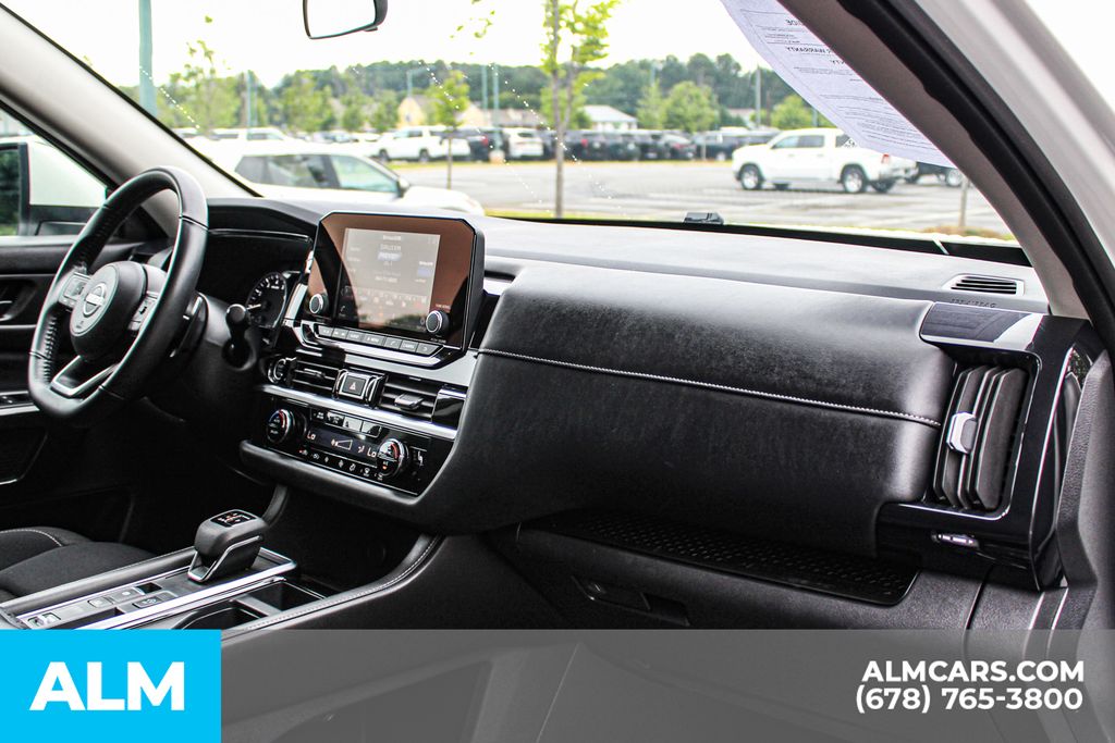 Used 2024 White Nissan SV image 25
