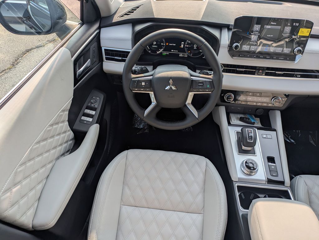 2025 Mitsubishi Outlander Plug-in Hybrid Platinum Edition - Photo 17