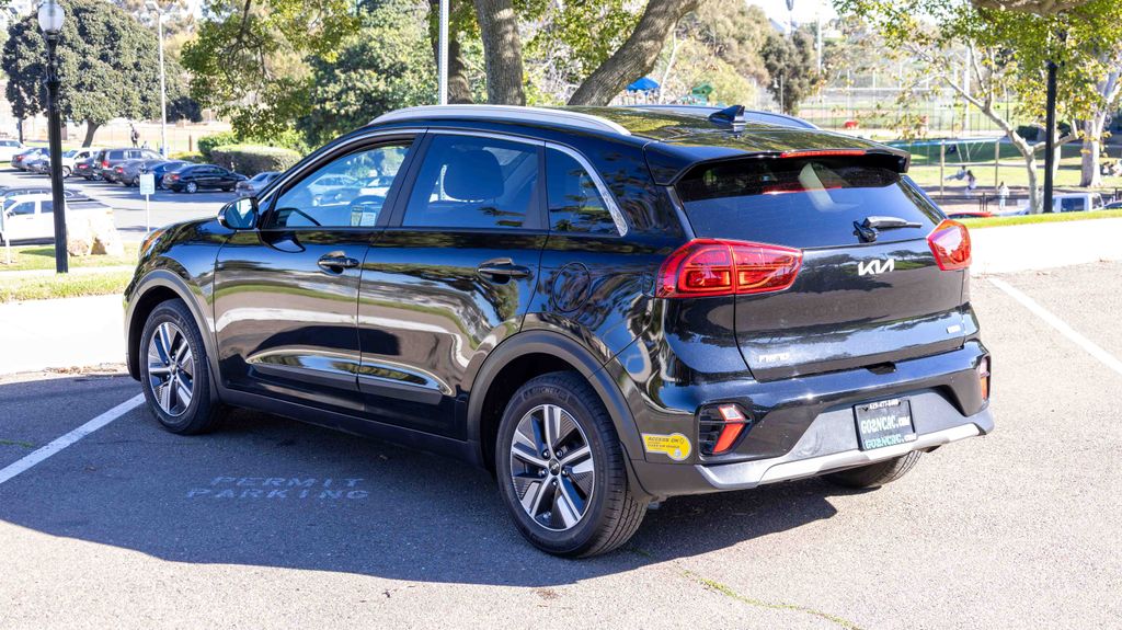 Used 2022 Kia Niro EX Premium 4D Sport Utility