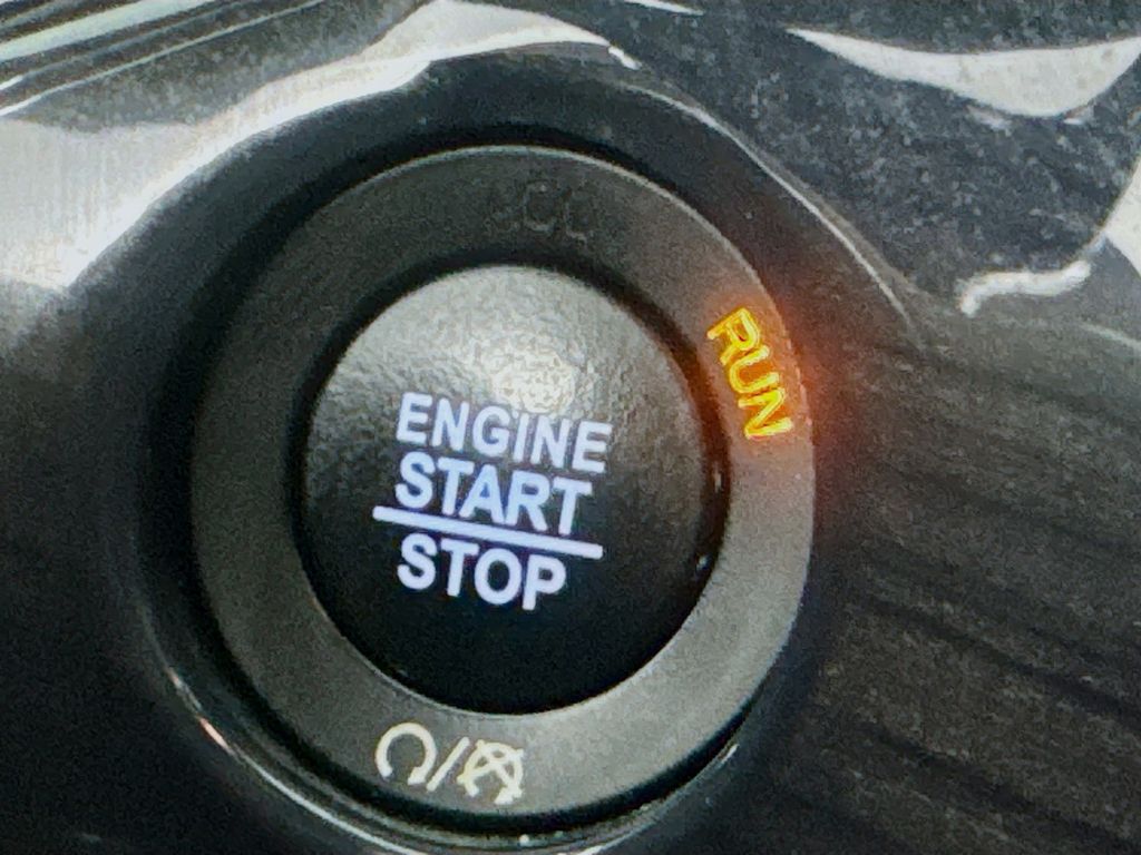 Used Car 2020 Jeep Grand Cherokee  Overland For Sale Under $25,000 In Austin, Texas