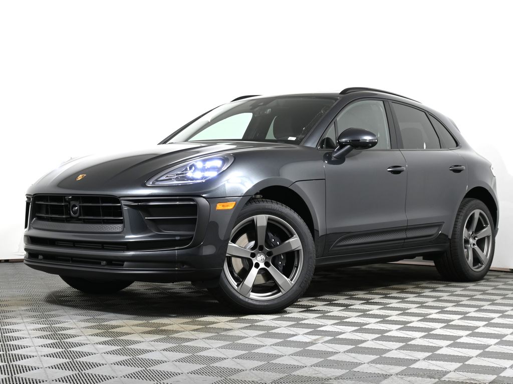 Thumbnail: 2025 Porsche Macan - 1