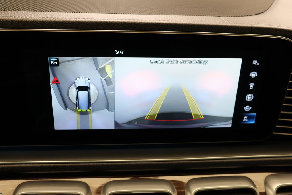 Thumbnail: 2022 Mercedes-Benz GLS - 25