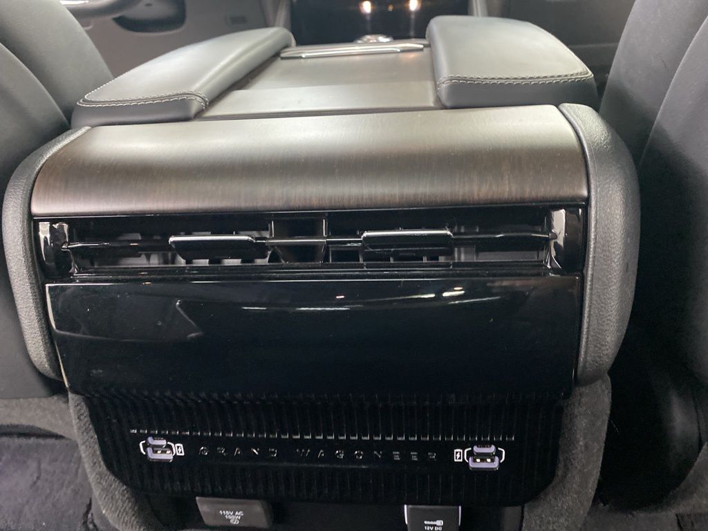 2024 Jeep Grand Wagoneer photo