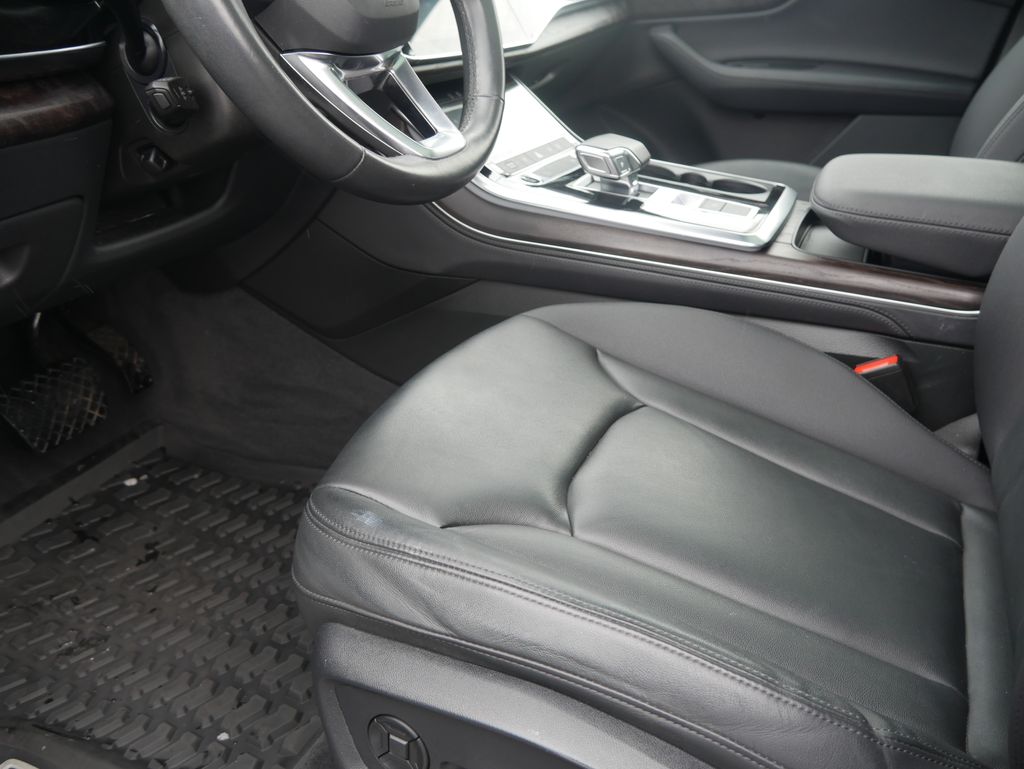 Thumbnail: 2023 Audi Q7 - 20