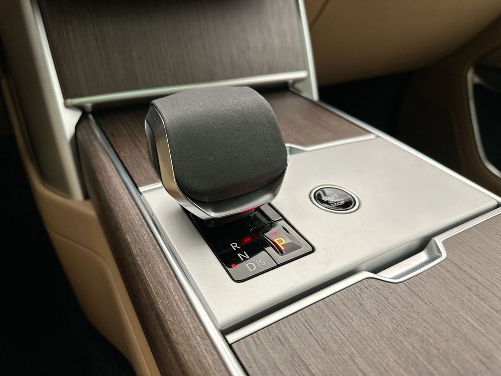 Thumbnail: 2026 Land Rover Range Rover - 12