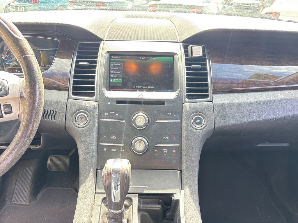 Used 2015 Silver Ford Limited image 22