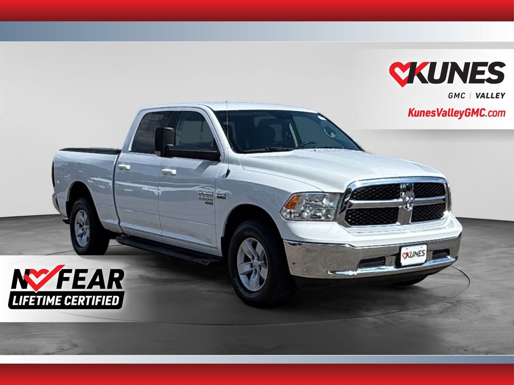 Bright White Clearcoat 2019 RAM 1500 Pickup Truck Four-Wheel Drive 8-Speed Automatic