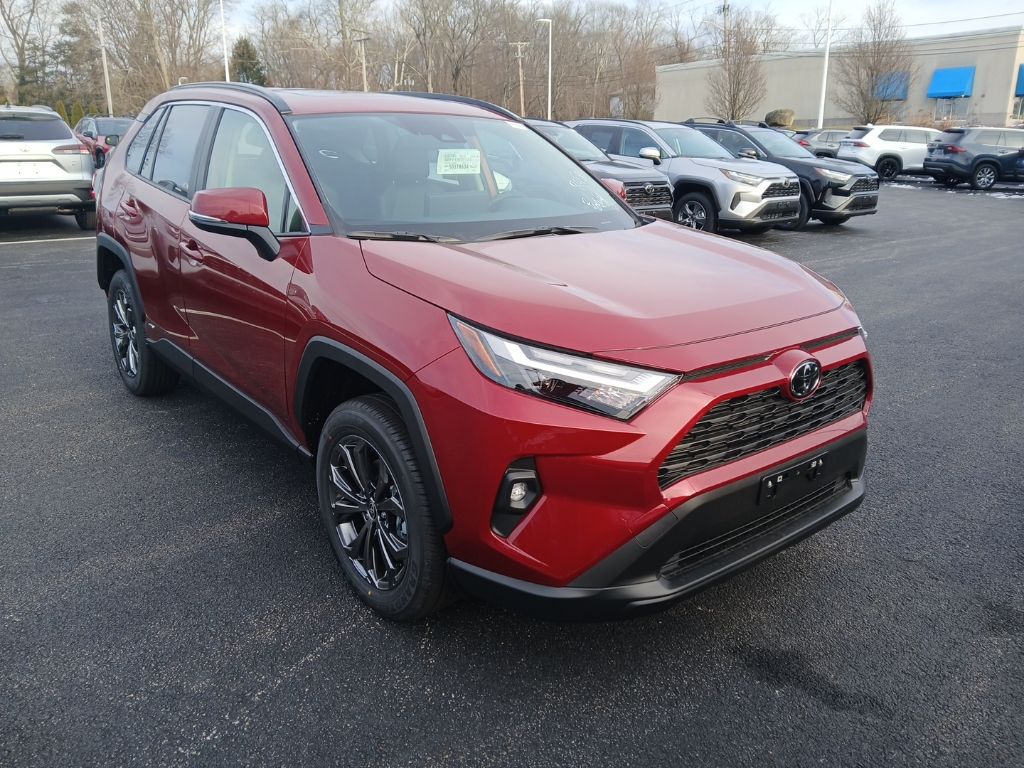 2025 Toyota RAV4 XLE Premium's photo
