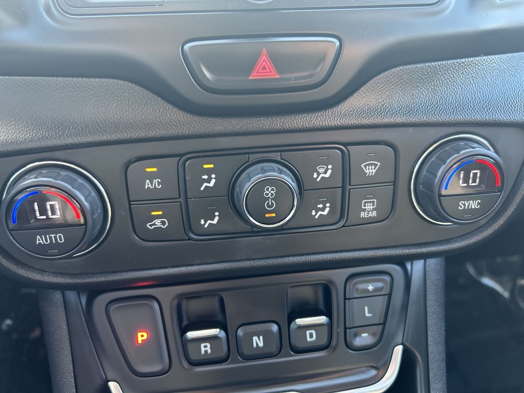 Thumbnail: 2020 GMC Terrain - 18