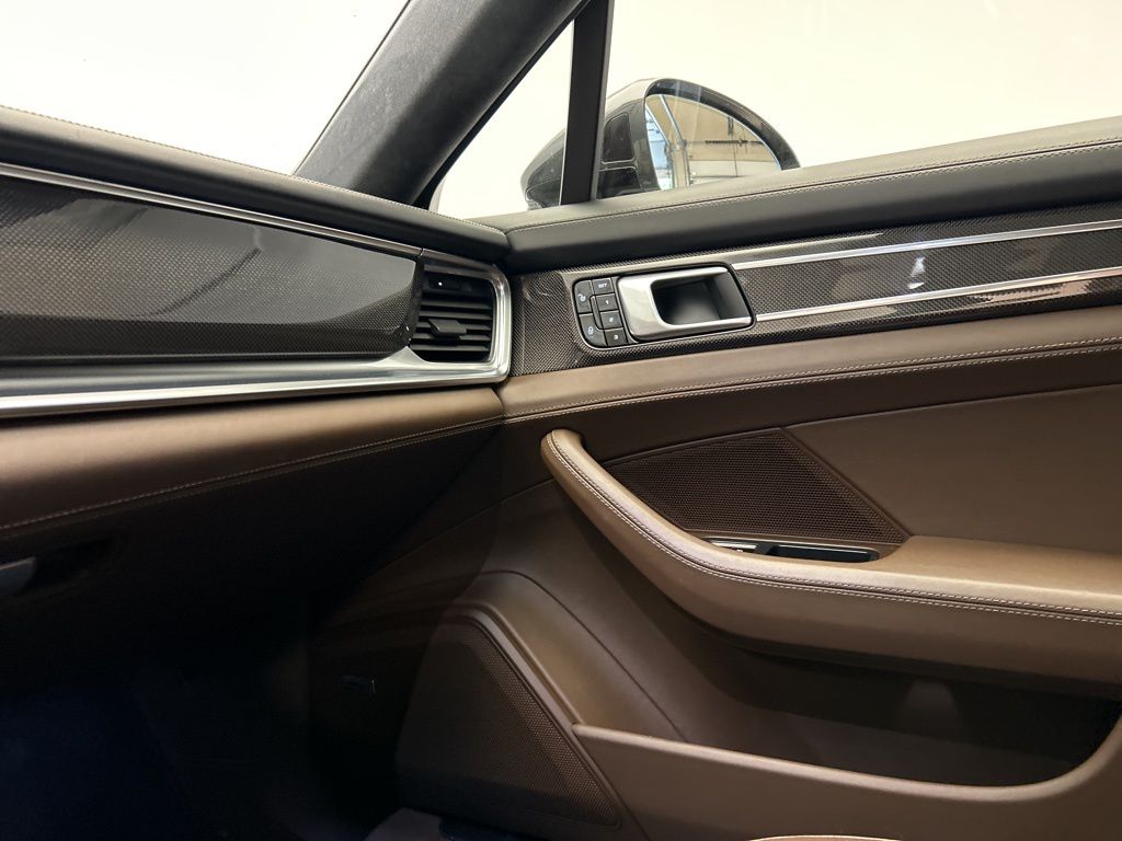 Thumbnail: 2018 Porsche Panamera - 20