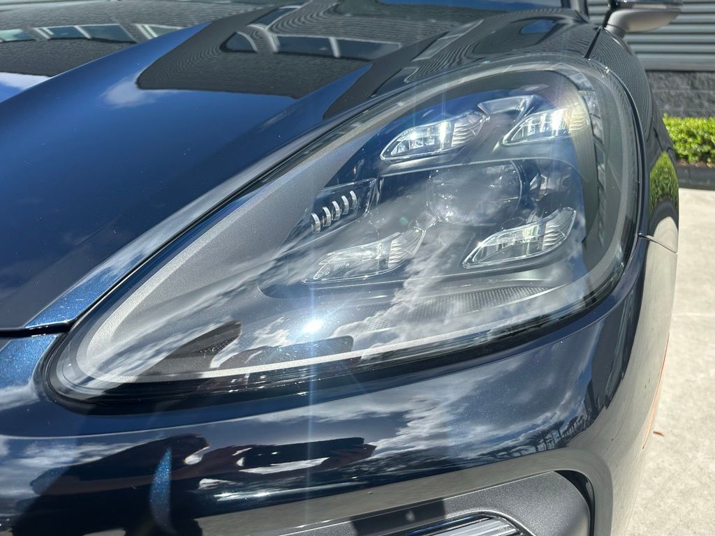 Thumbnail: 2023 Porsche Cayenne - 13