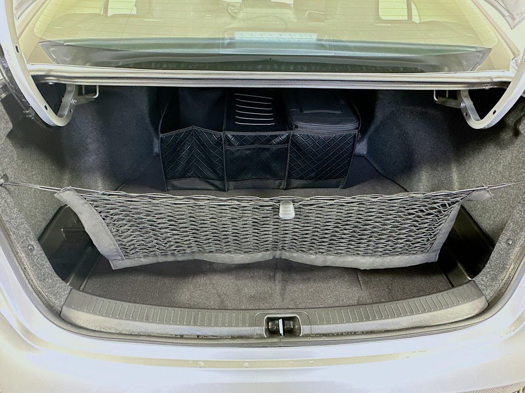 Thumbnail: 2025 Toyota Corolla - 25