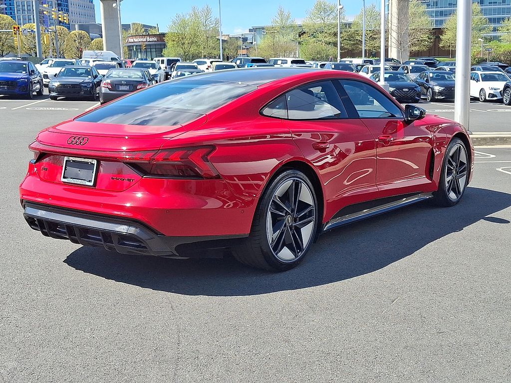 Thumbnail: 2022 Audi RS e-tron GT - 4