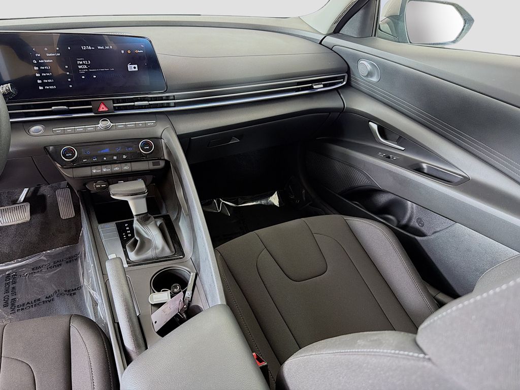 Used 2024 Silver Hyundai SEL image 27