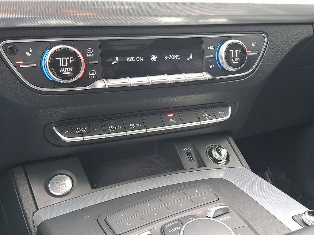 Thumbnail: 2020 Audi Q5 - 16