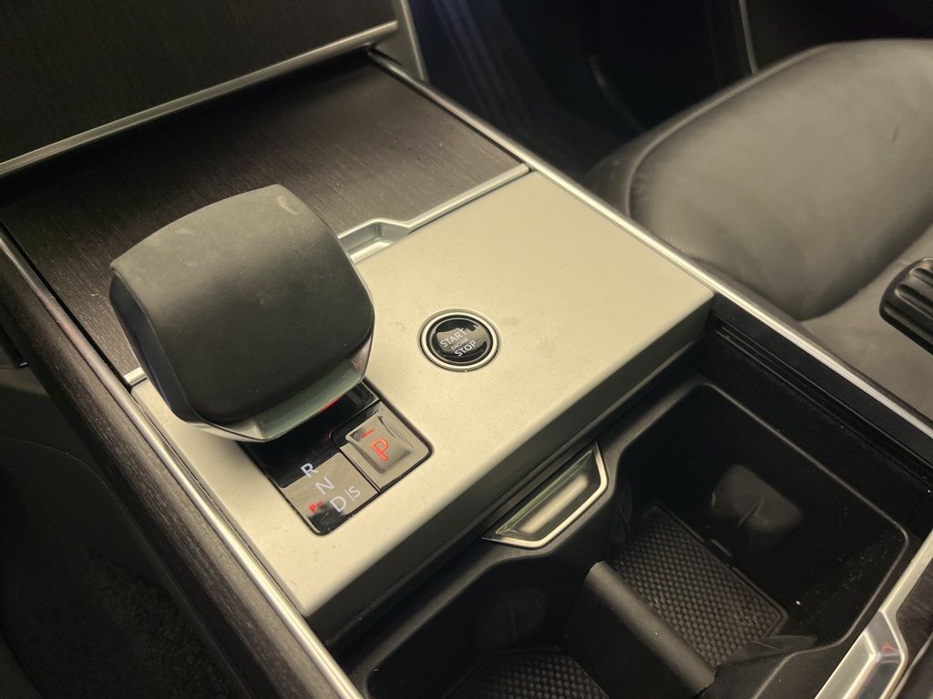 Thumbnail: 2025 Land Rover Range Rover - 20