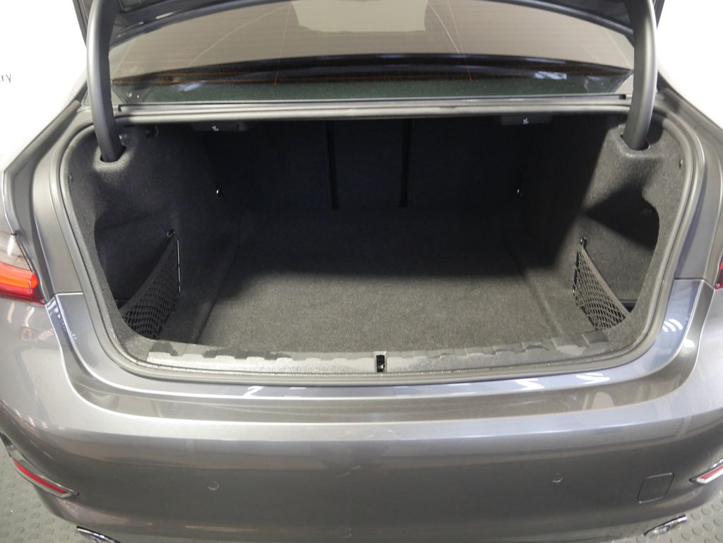 Thumbnail: 2021 BMW 3 Series - 10