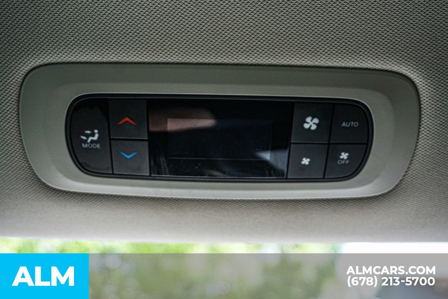 2024 Chrysler Pacifica Touring L photo 34