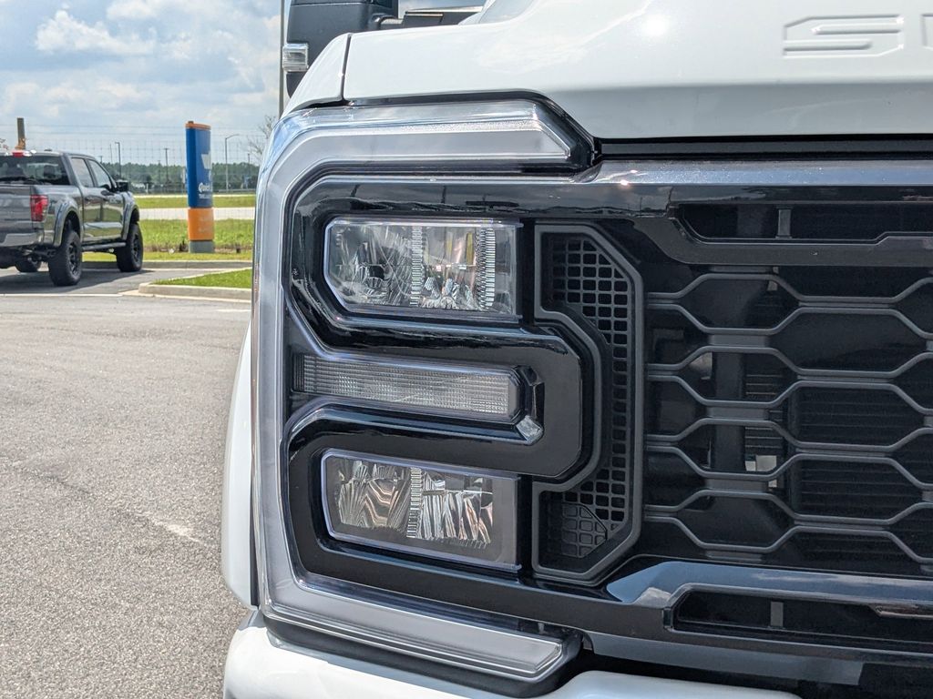 2025 Ford F-250 Black Widow