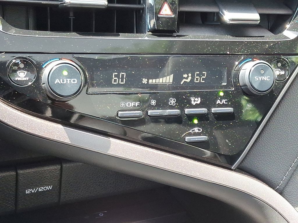 2022 Toyota Camry XLE 16