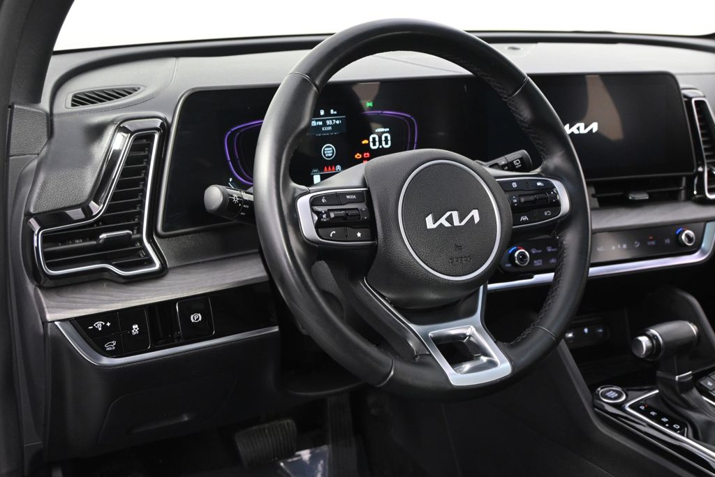 Used 2024 White Kia X-Line image 11