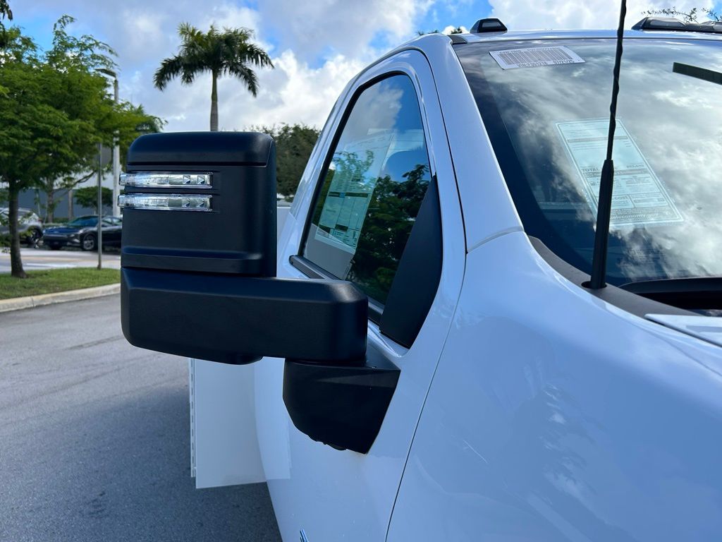 New 2025 Summit White Chevrolet Work Truck image 19