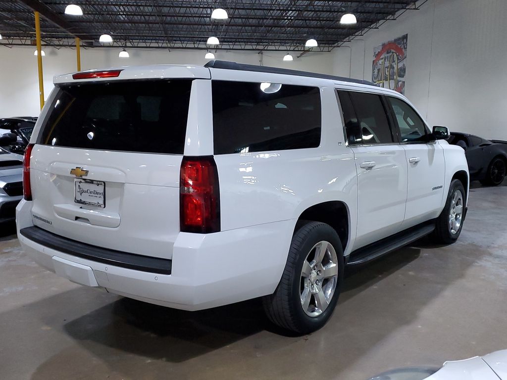 2017 Chevrolet Suburban LT 11