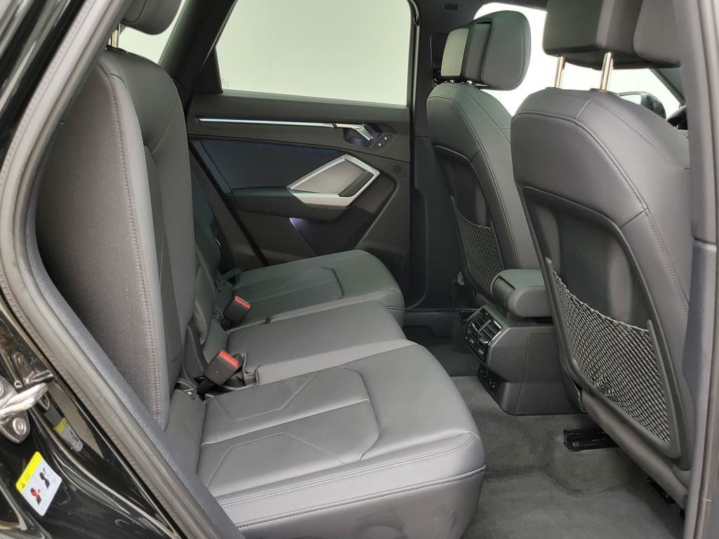 Thumbnail: 2022 Audi Q3 - 16