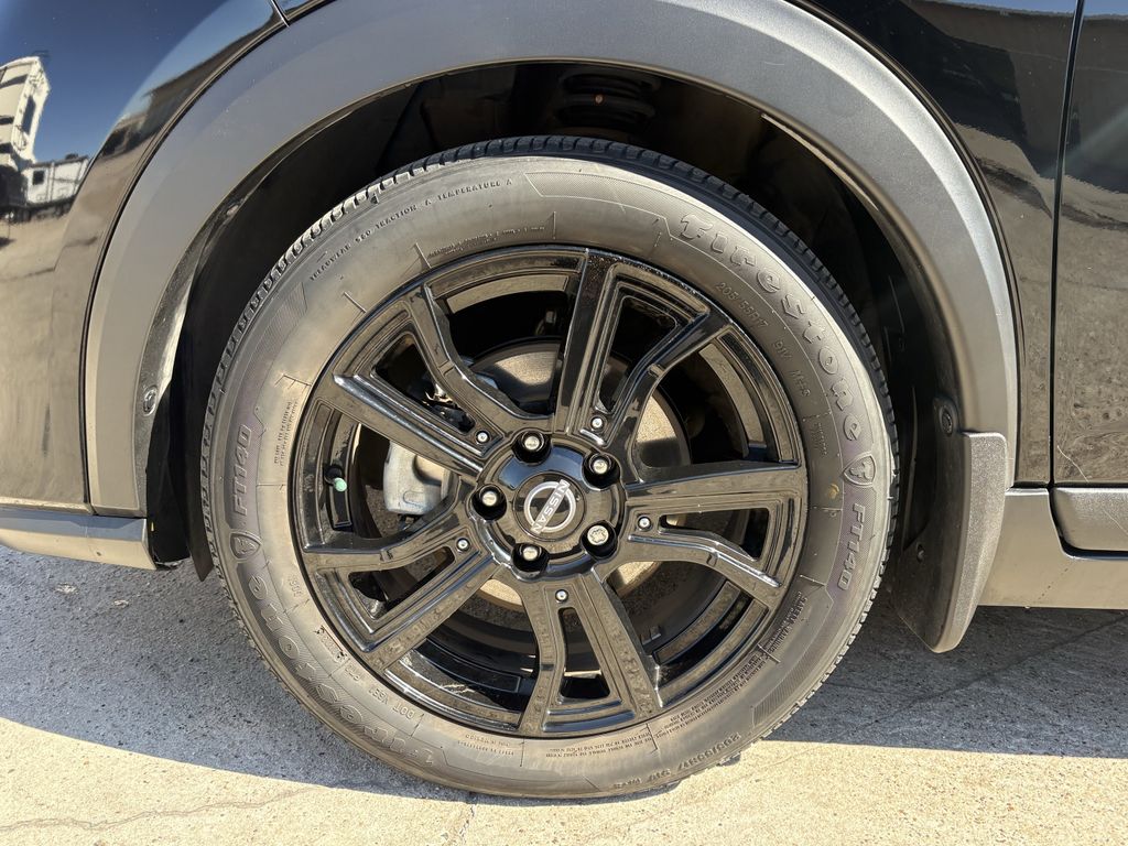 Used 2023 Super Black Nissan SR image 9