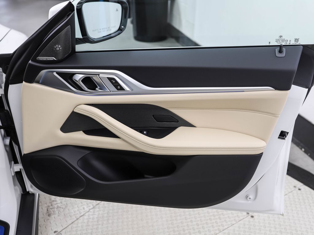 Thumbnail: 2025 BMW i4 - 29