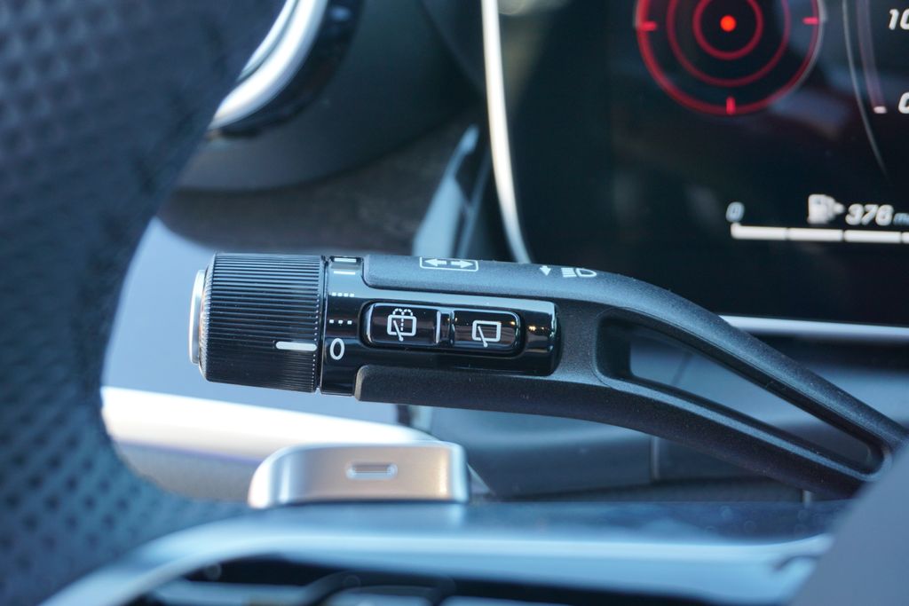 2025 Mercedes-Benz GLC 300 28