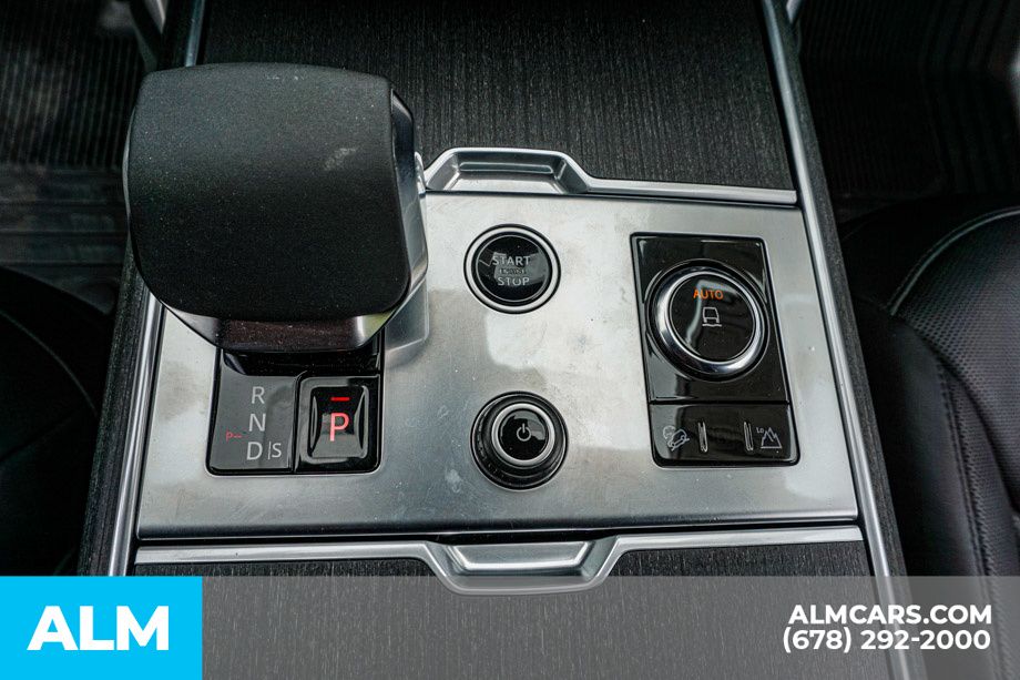 Used 2023 Silver Land Rover SE image 42