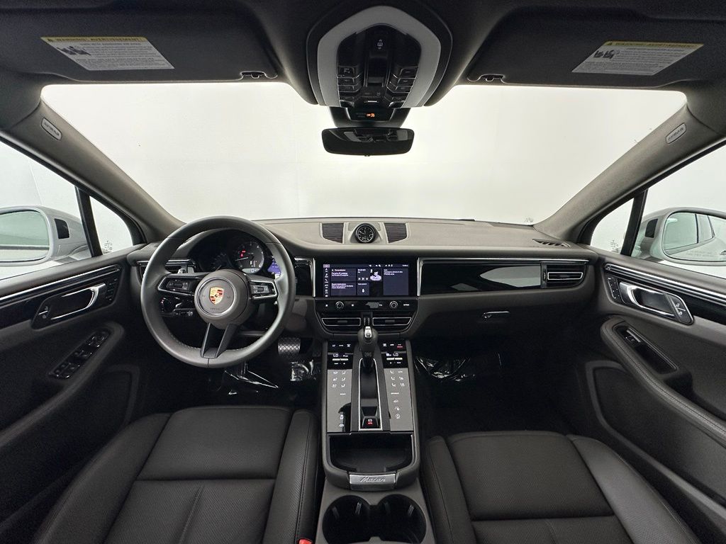Thumbnail: 2026 Porsche Macan - 6