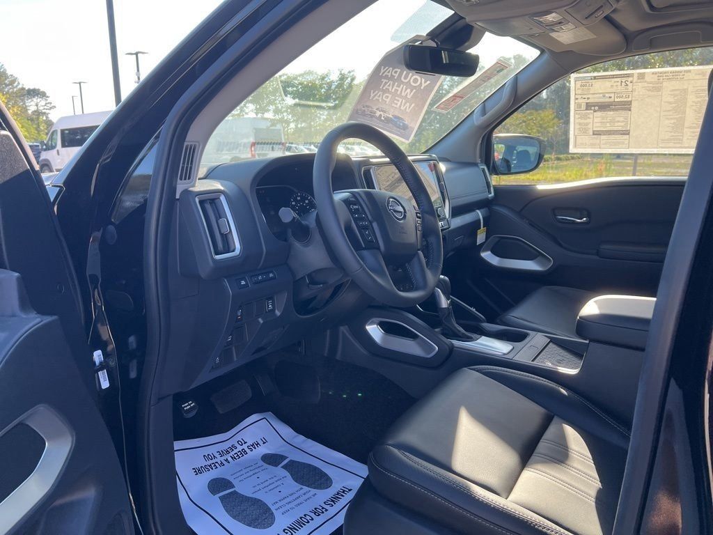 2025 Super Black Nissan Frontier SL RWD Truck