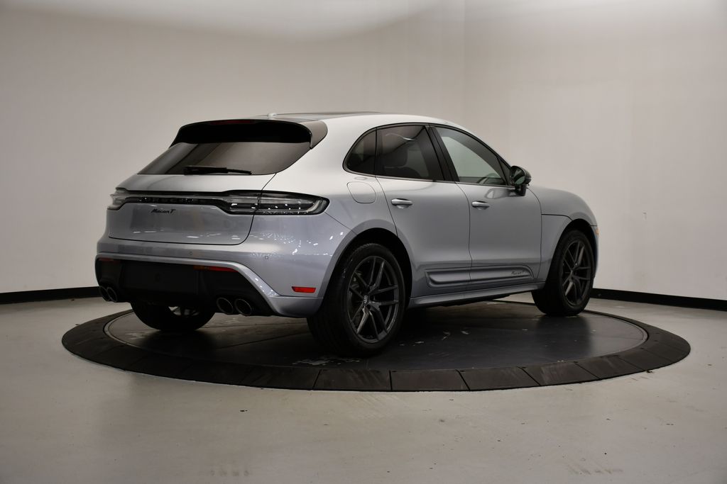 Thumbnail: 2026 Porsche Macan - 7