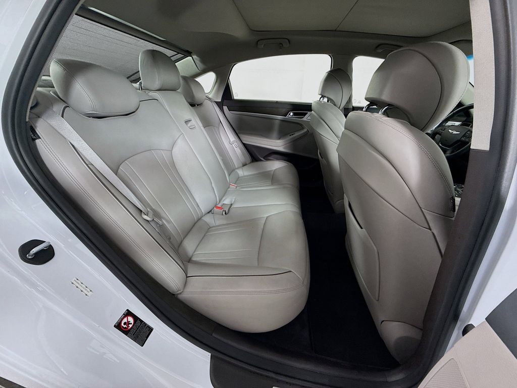 Thumbnail: 2018 Genesis G80 - 29