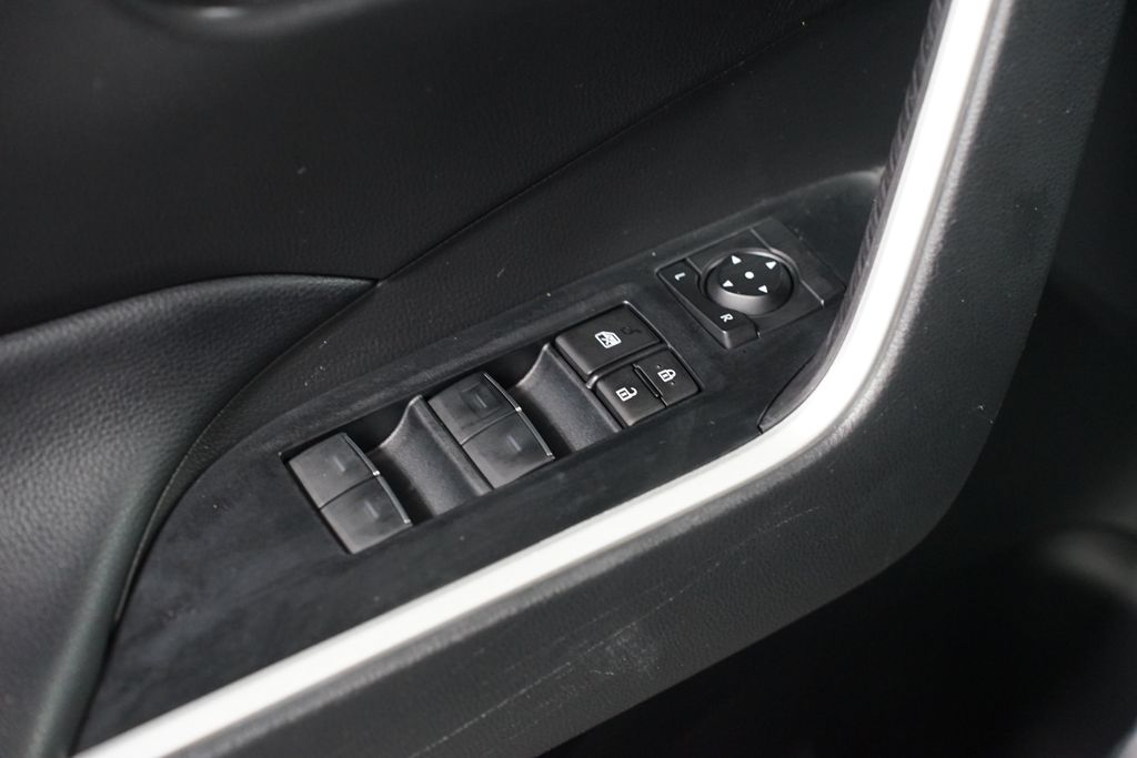 Thumbnail: 2023 Toyota RAV4 - 31
