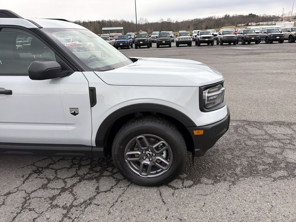 View vehicle photo 4