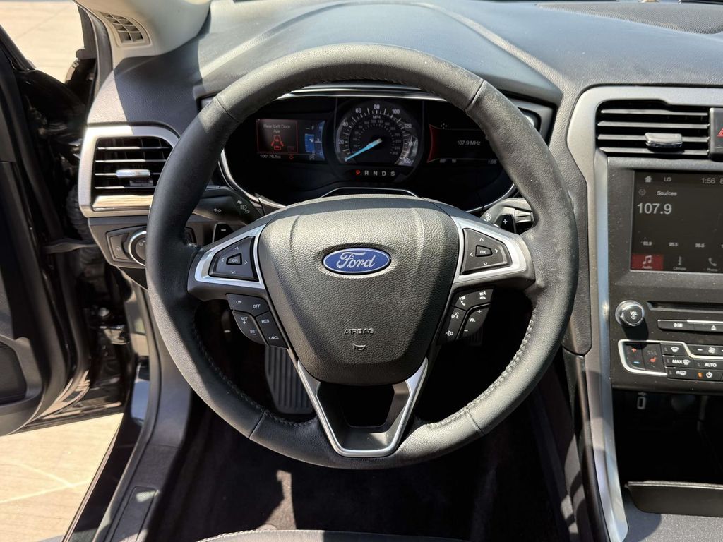 Used 2018 Black Ford SE image 18