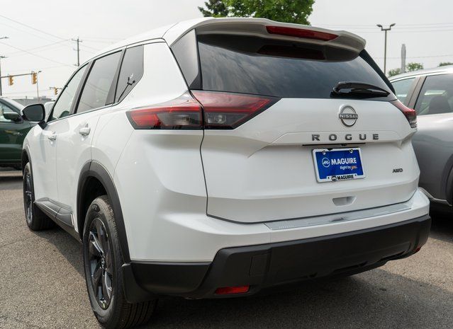 2026 Nissan Rogue SV - 5