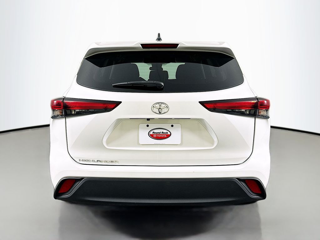 2023 Toyota Highlander L 6