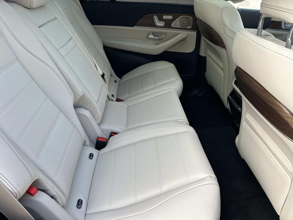 Thumbnail: 2026 Mercedes-Benz GLS - 21